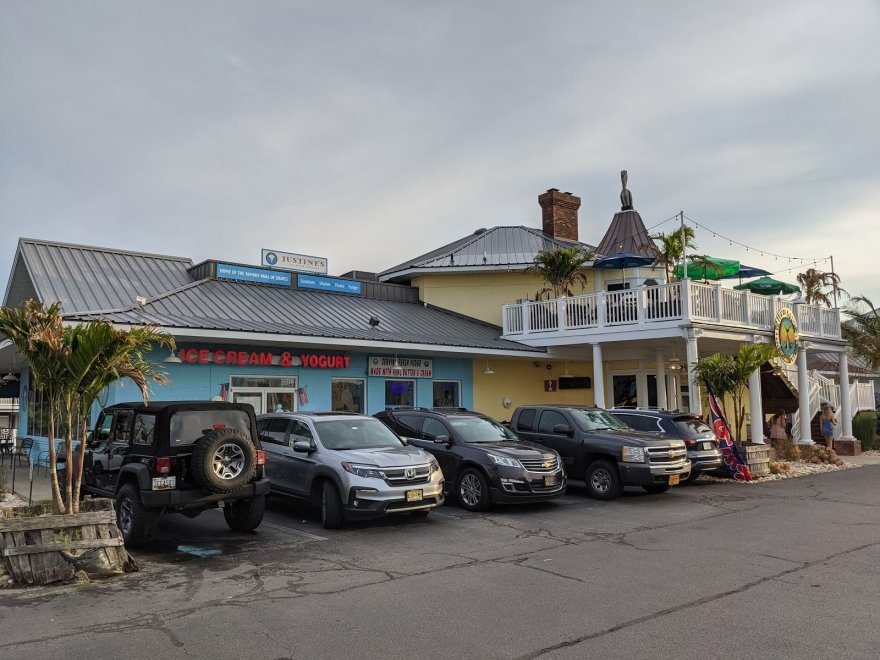 Tailchasers Restaurant & Dock Bar