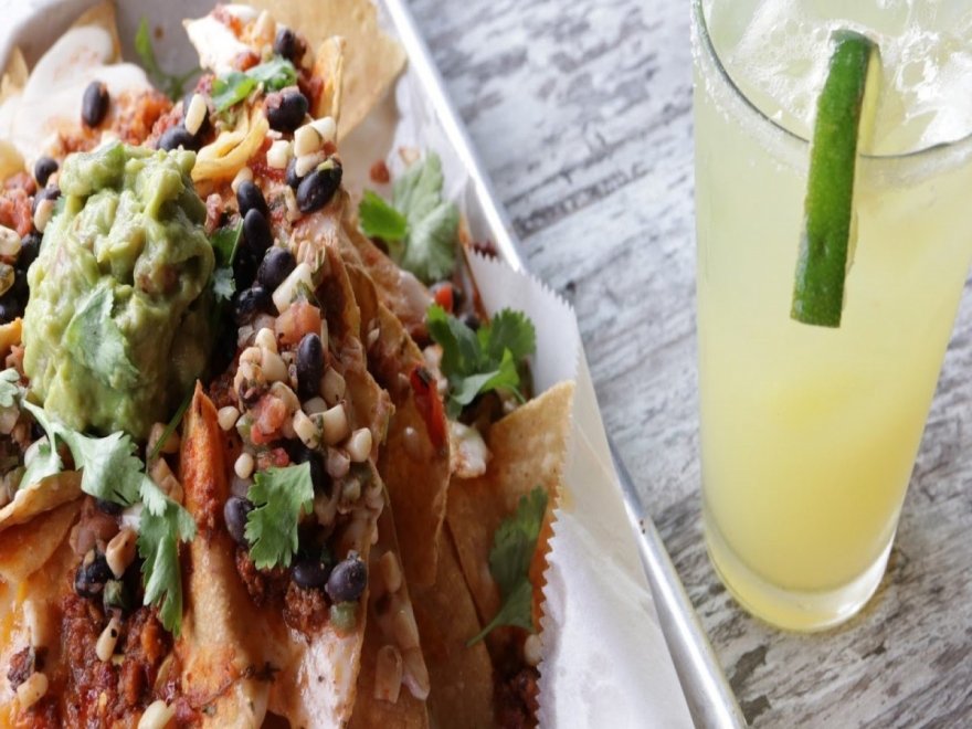 Tailchasers Restaurant & Dock Bar